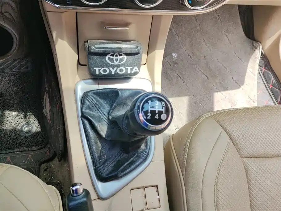 TOYOTA COROLLA 2015