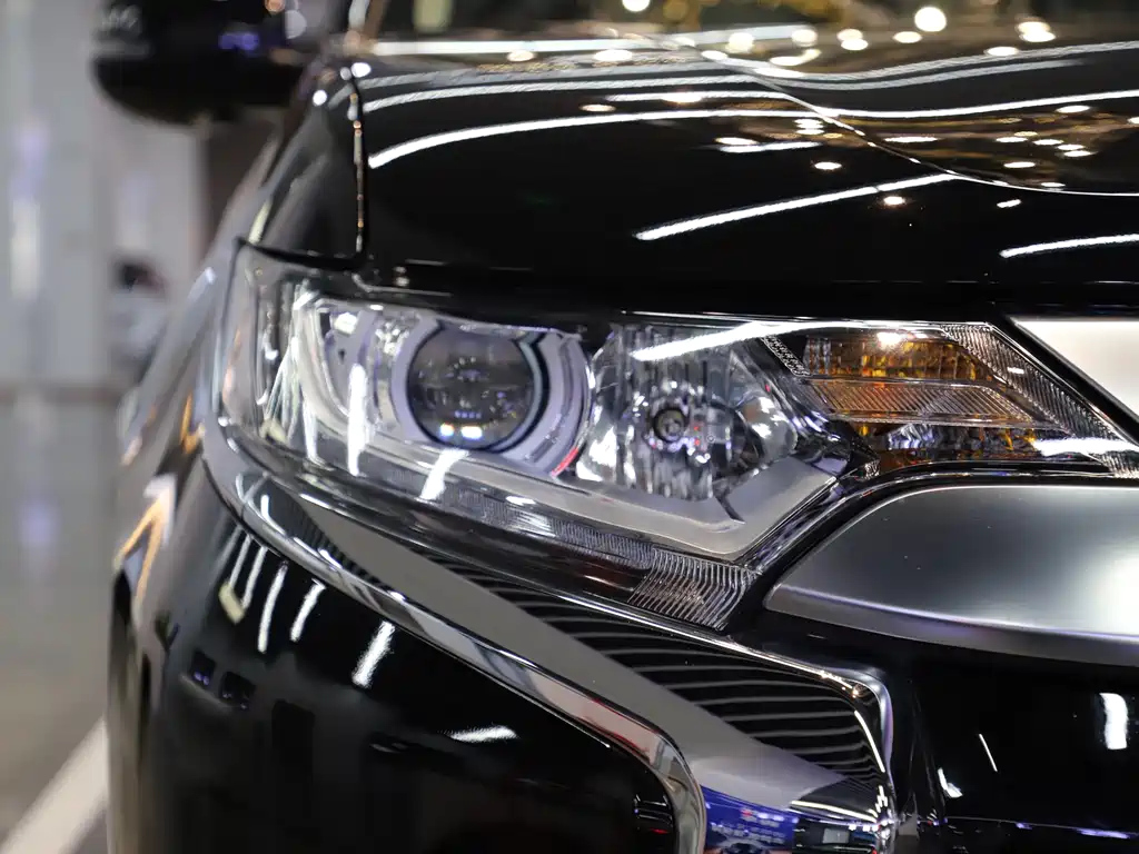 MITSUBISHI OUTLANDER 2023