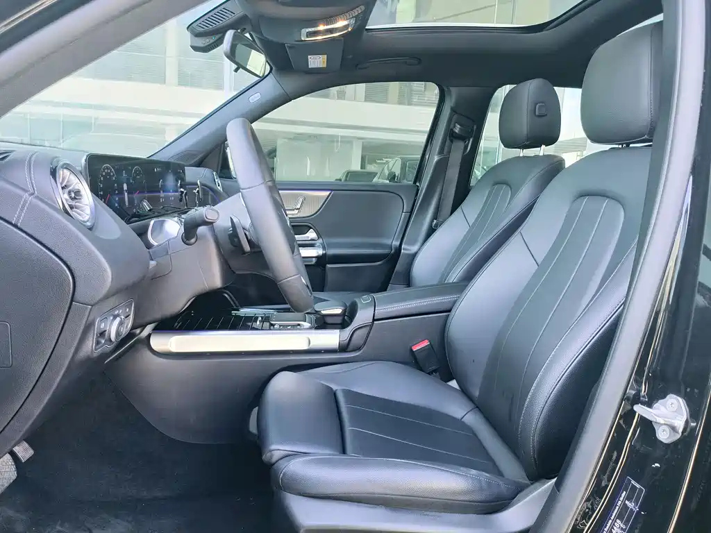 MERCEDES BENZ GLB 2022