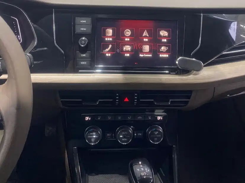 VOLKSWAGEN PASSAT 2020