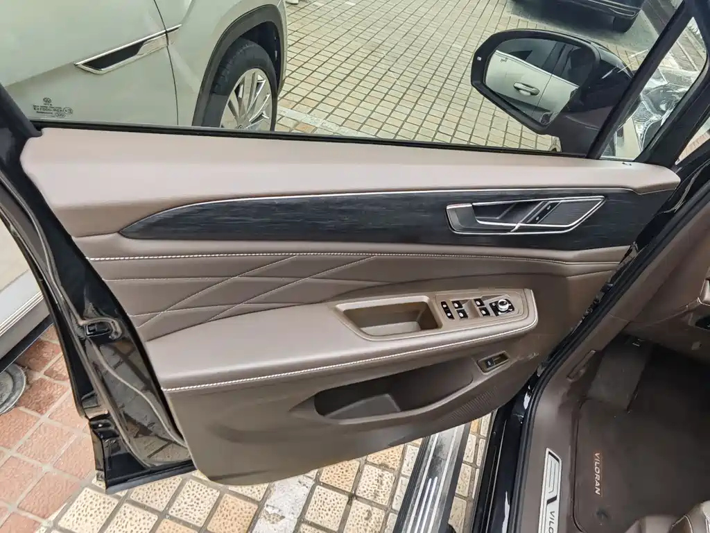 VOLKSWAGEN VILORAN 2024