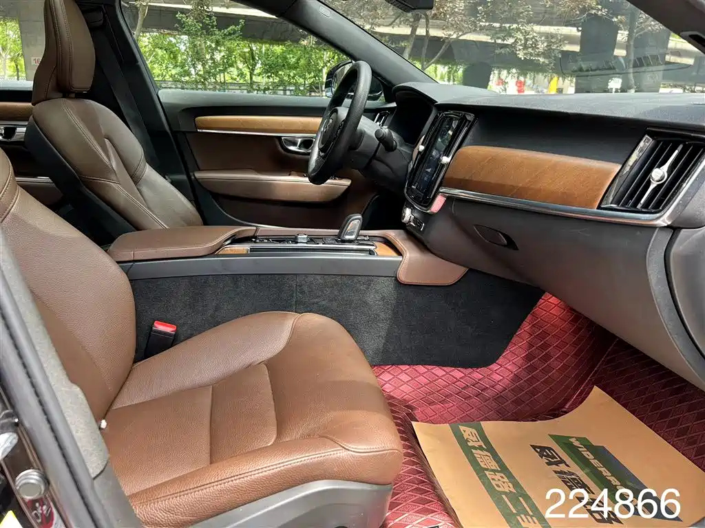 VOLVO S90 2021