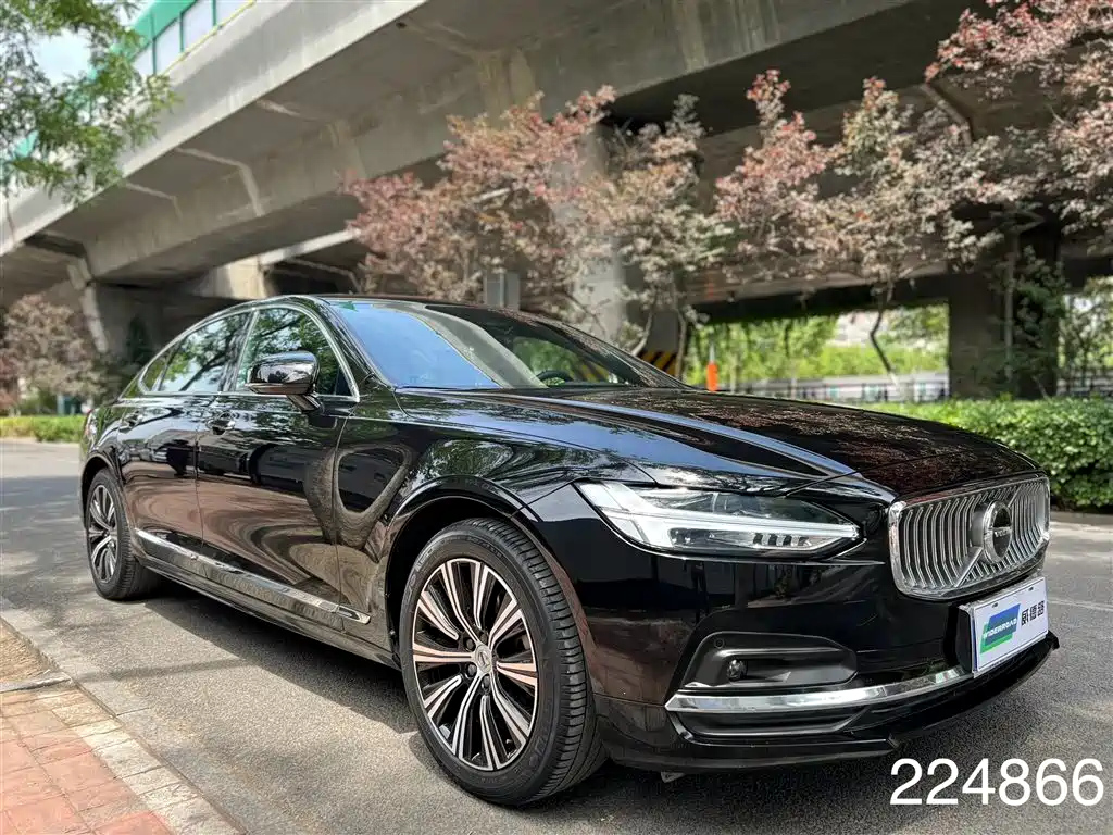 VOLVO S90 2021