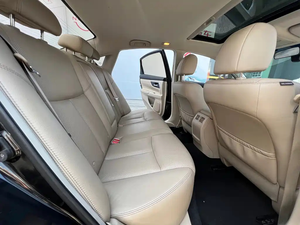 NISSAN TEANA 2018