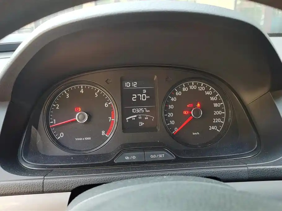 VOLKSWAGEN LAVIDA 2014