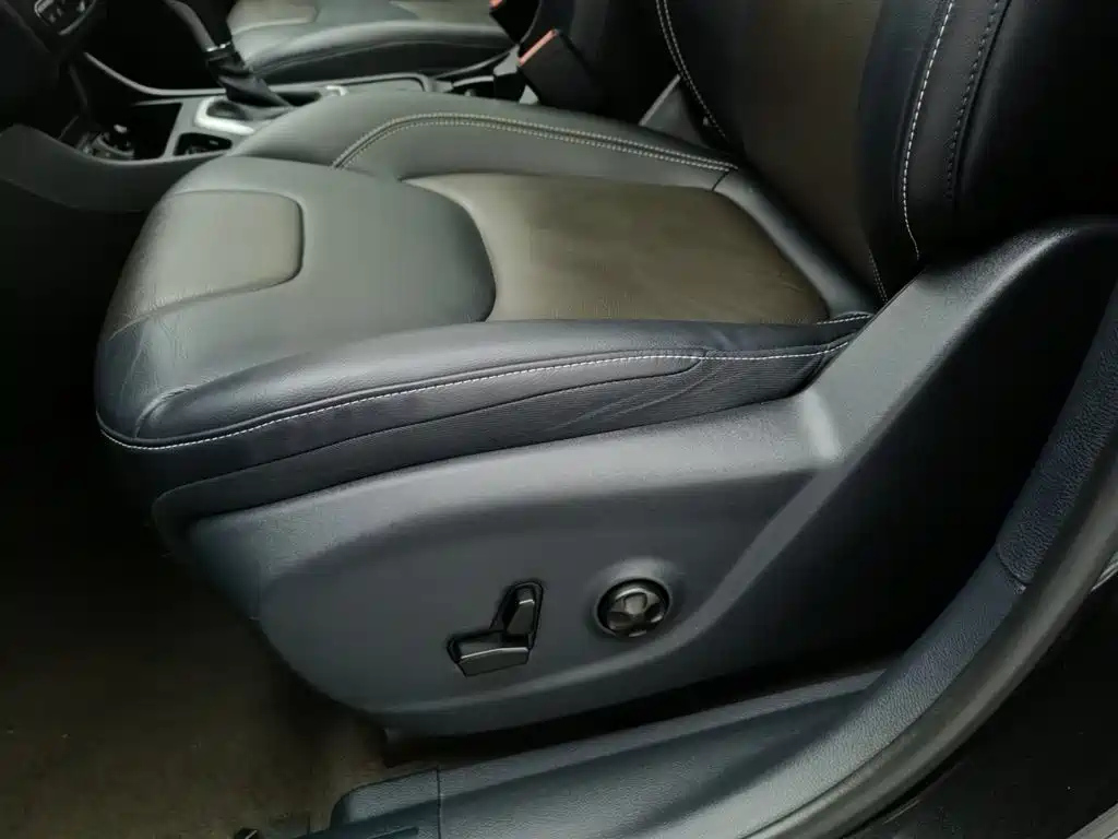 JEEP CHEROKEE 2020