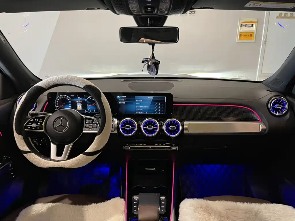 MERCEDES BENZ GLB 2021