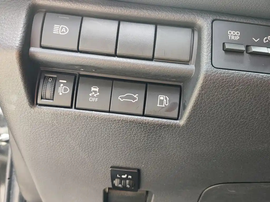 TOYOTA AVALON 2022