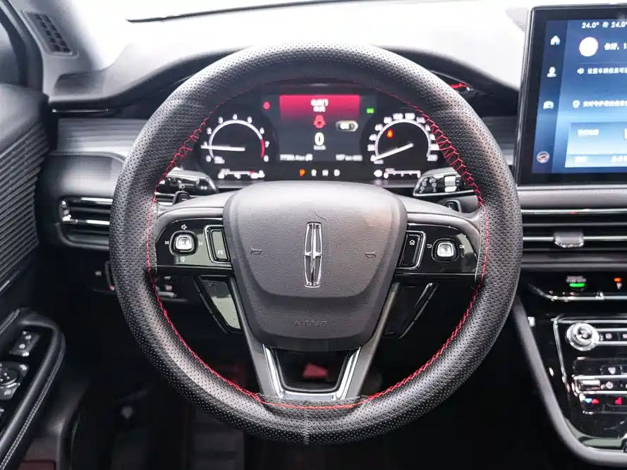 LINCOLN ADVENTURER 2021