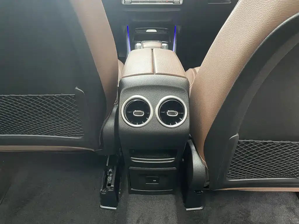 MERCEDES BENZ GLB 2023
