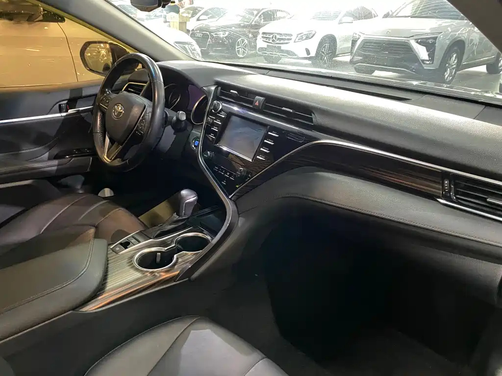 TOYOTA CAMRY 2018