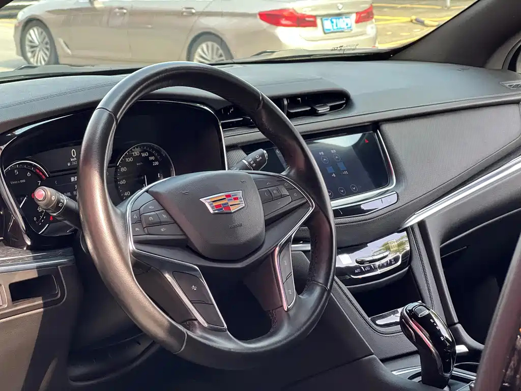 CADILLAC XT5 2021