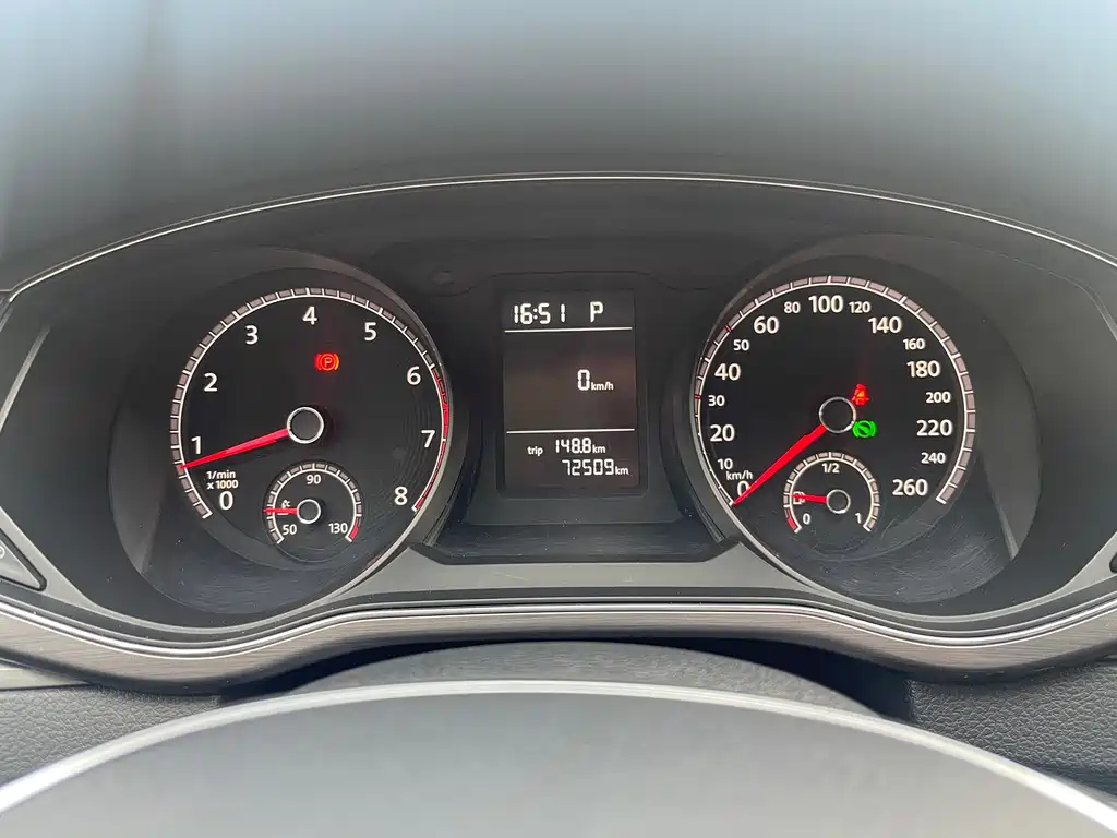 VOLKSWAGEN PASSAT 2017