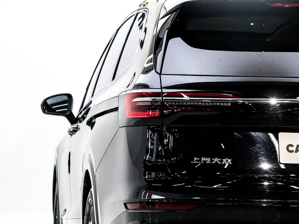 VOLKSWAGEN VILORAN 2023