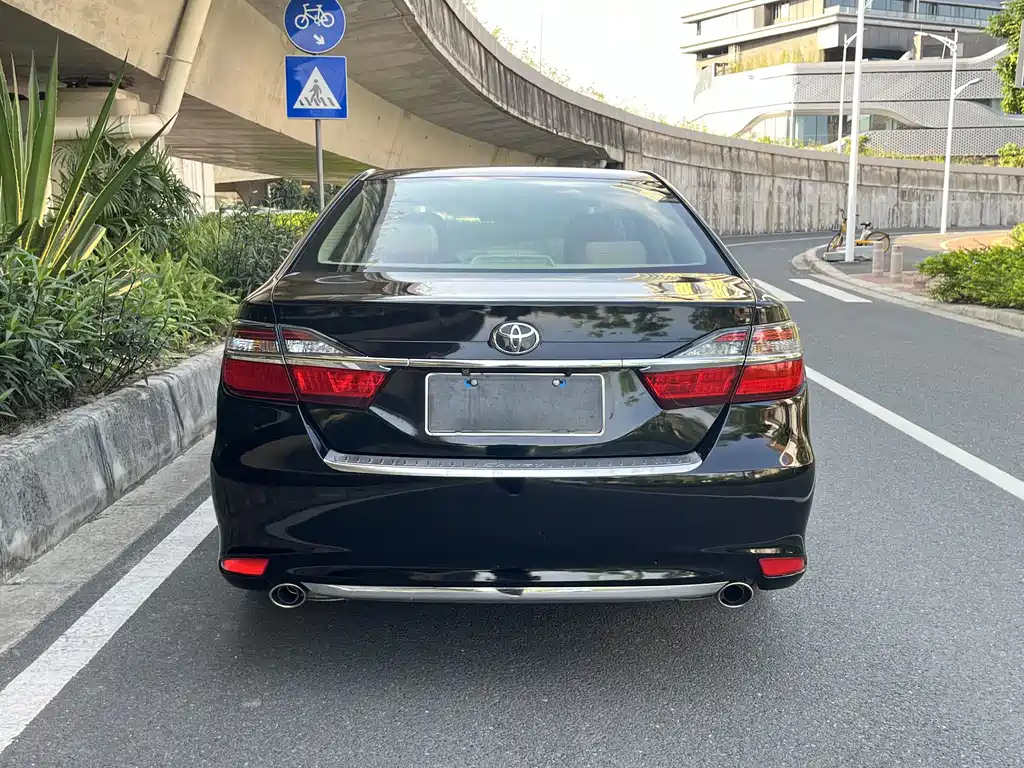 TOYOTA CAMRY 2016