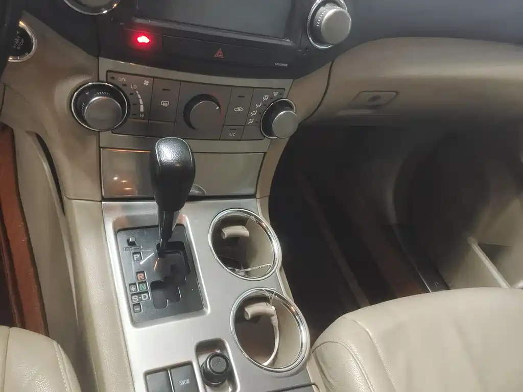 TOYOTA HIGHLANDER 2013