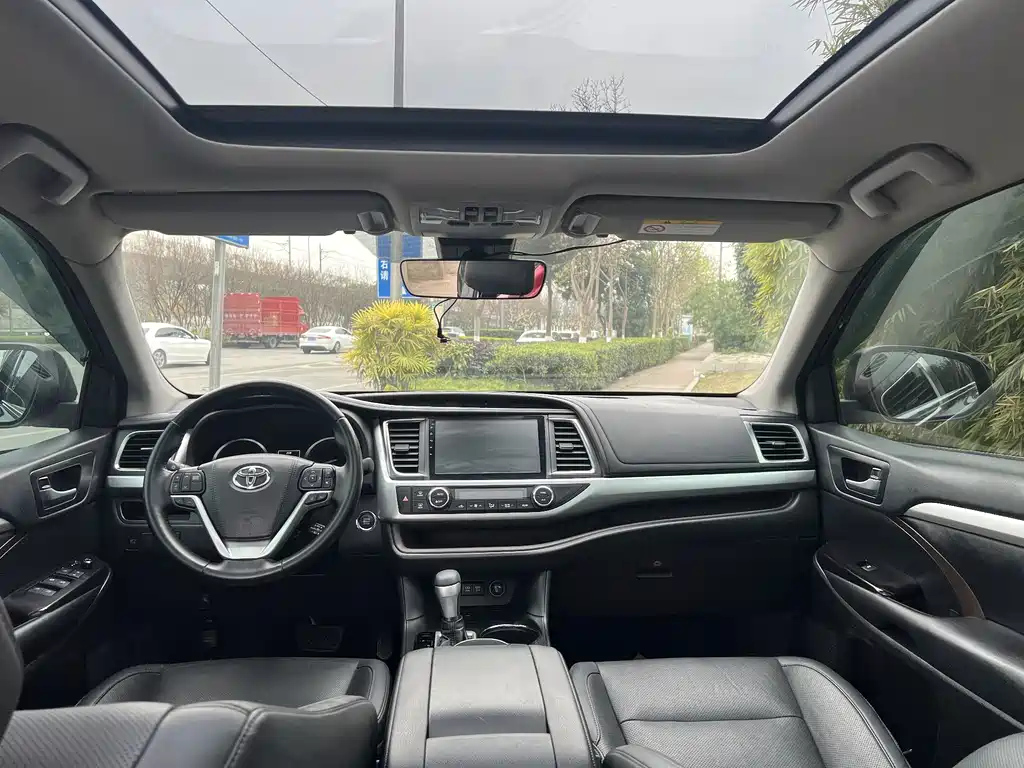 TOYOTA HIGHLANDER 2019