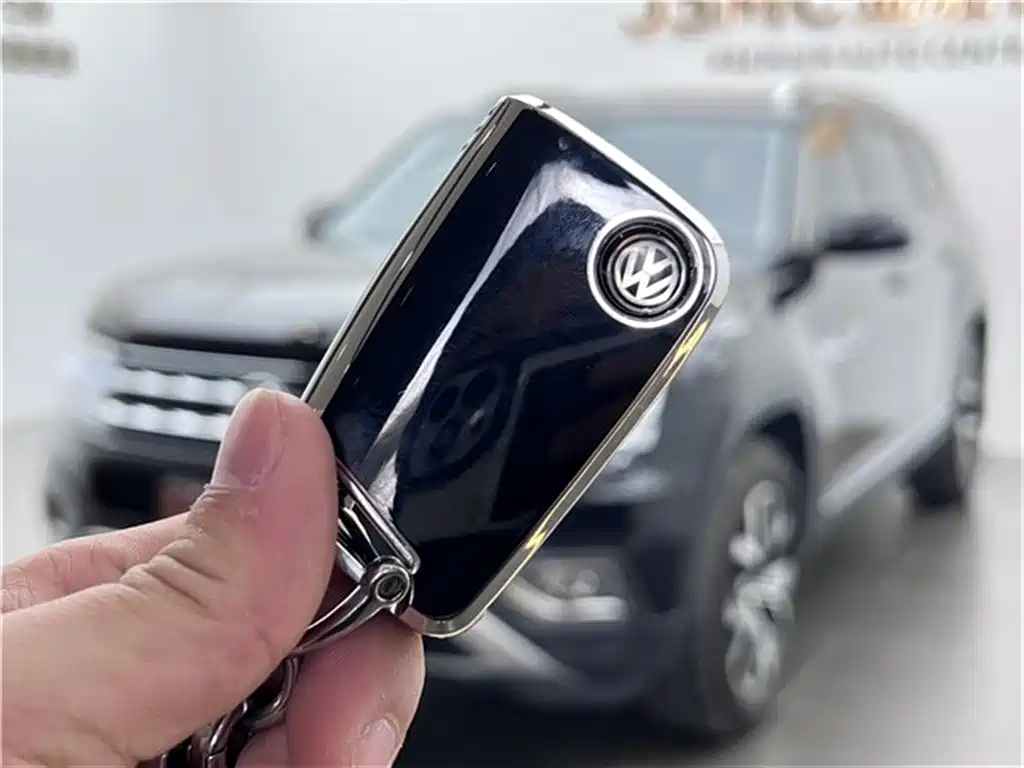 VOLKSWAGEN TOURAN 2020