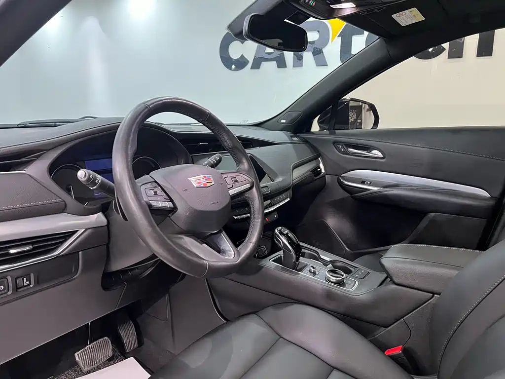 CADILLAC XT4 2021