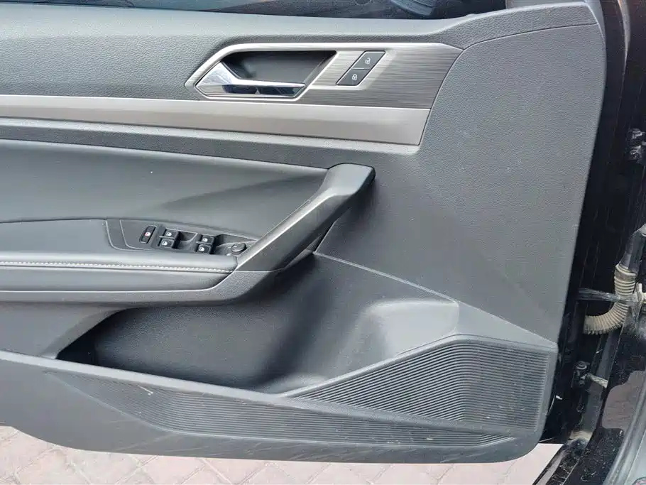 VOLKSWAGEN LAVIDA 2019