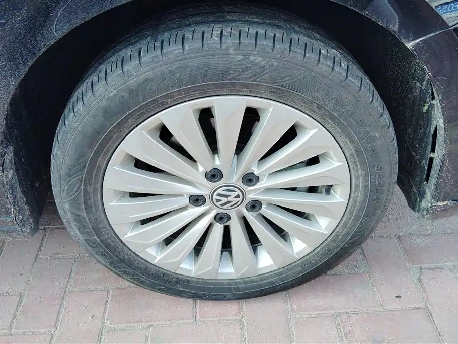 VOLKSWAGEN LAVIDA 2019