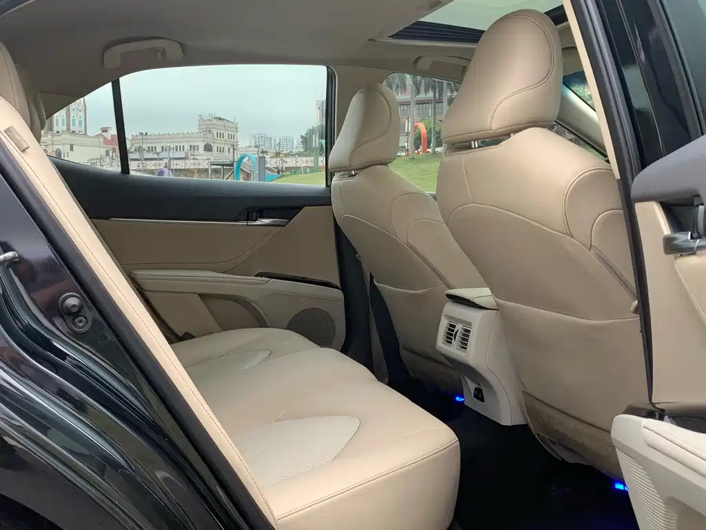 TOYOTA CAMRY 2019