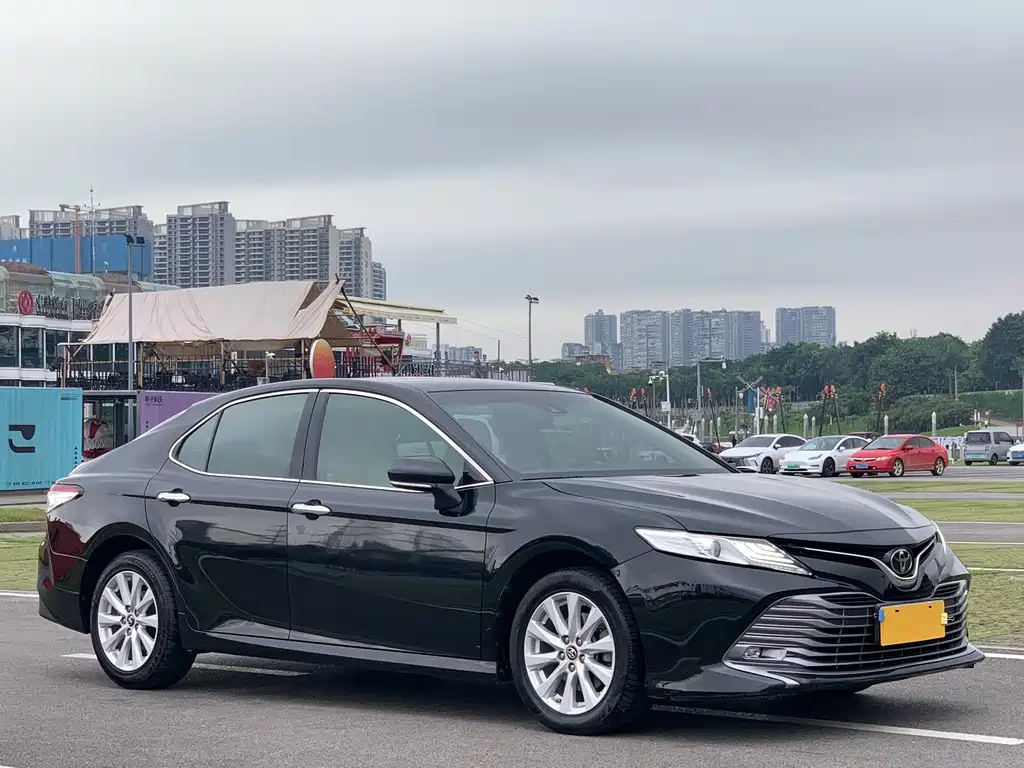 TOYOTA CAMRY 2019