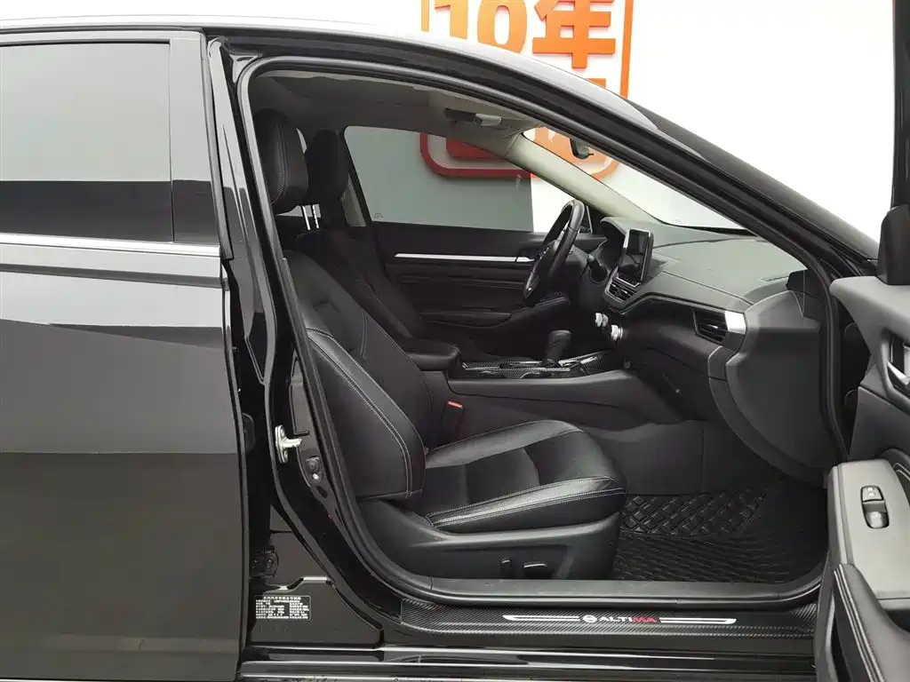 NISSAN TEANA 2020