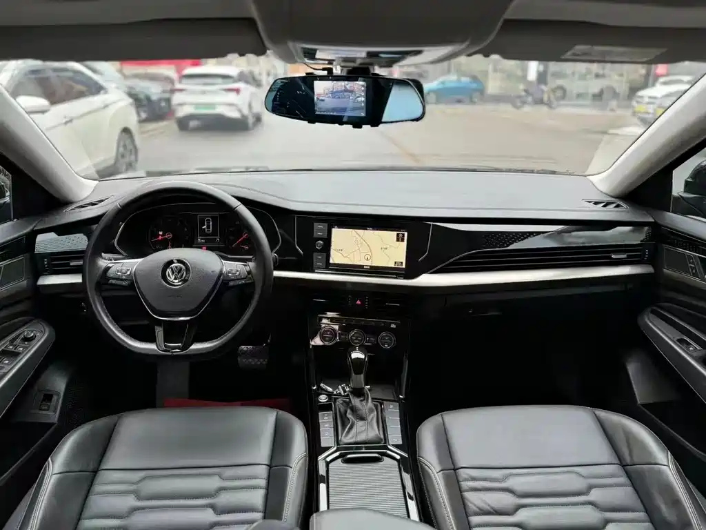 VOLKSWAGEN PASSAT 2020