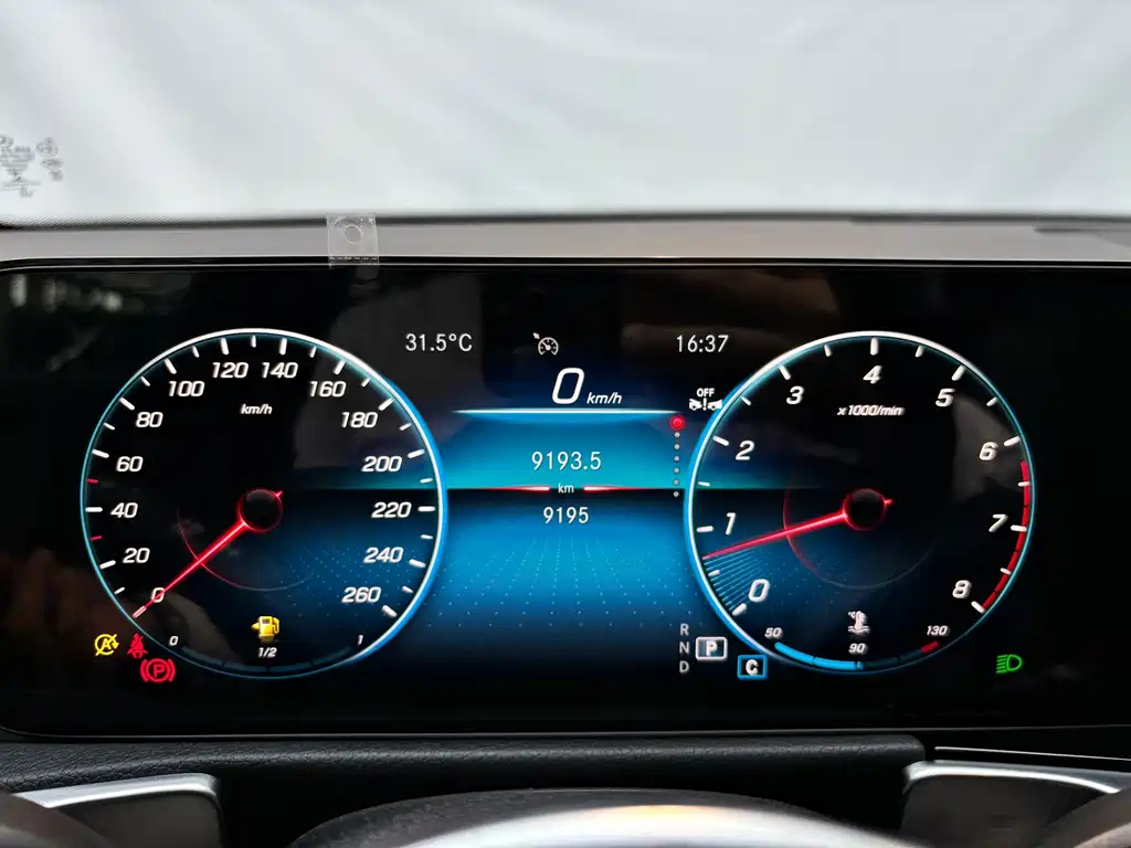 MERCEDES BENZ GLB 2023