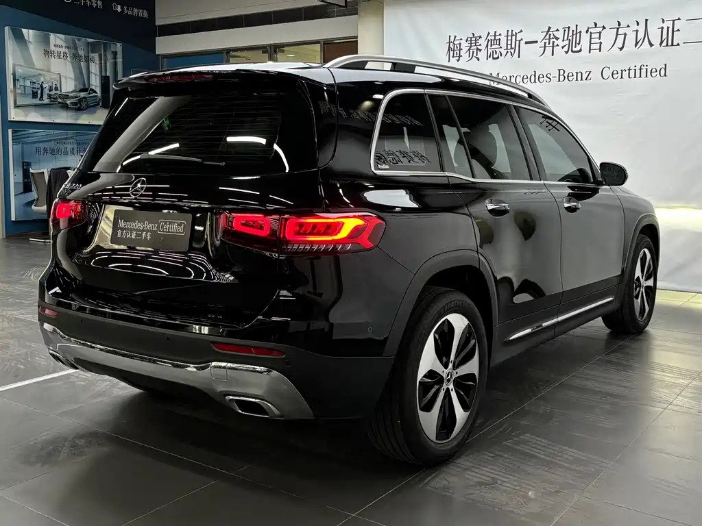 MERCEDES BENZ GLB 2023