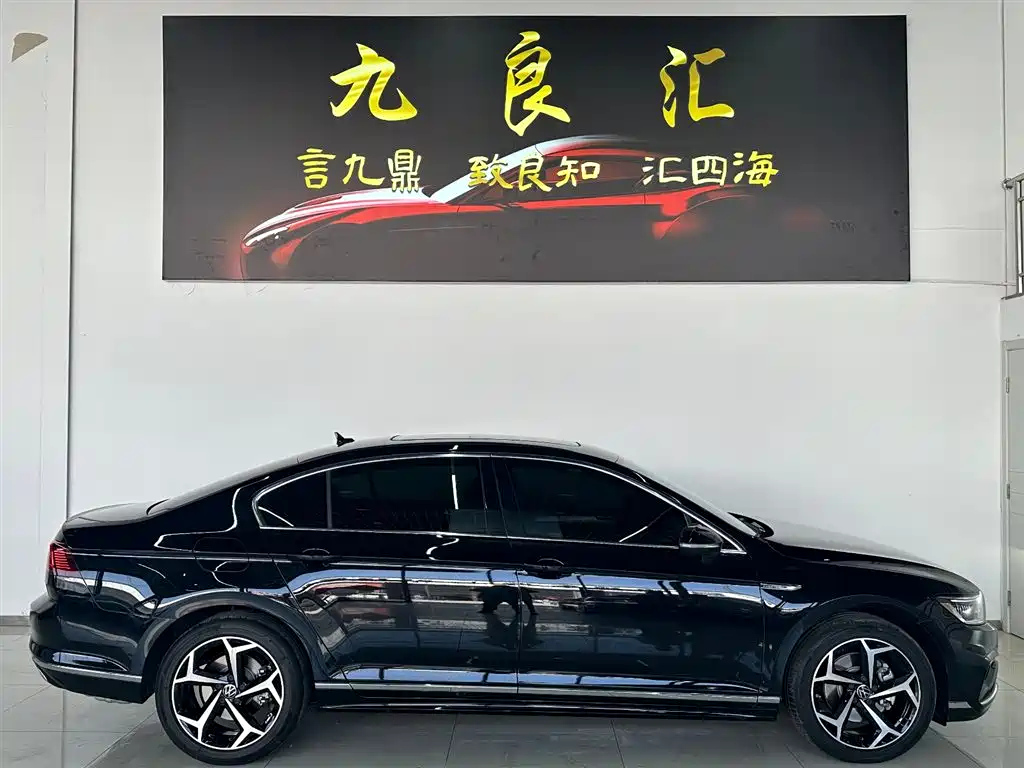 VOLKSWAGEN MAGOTAN 2023