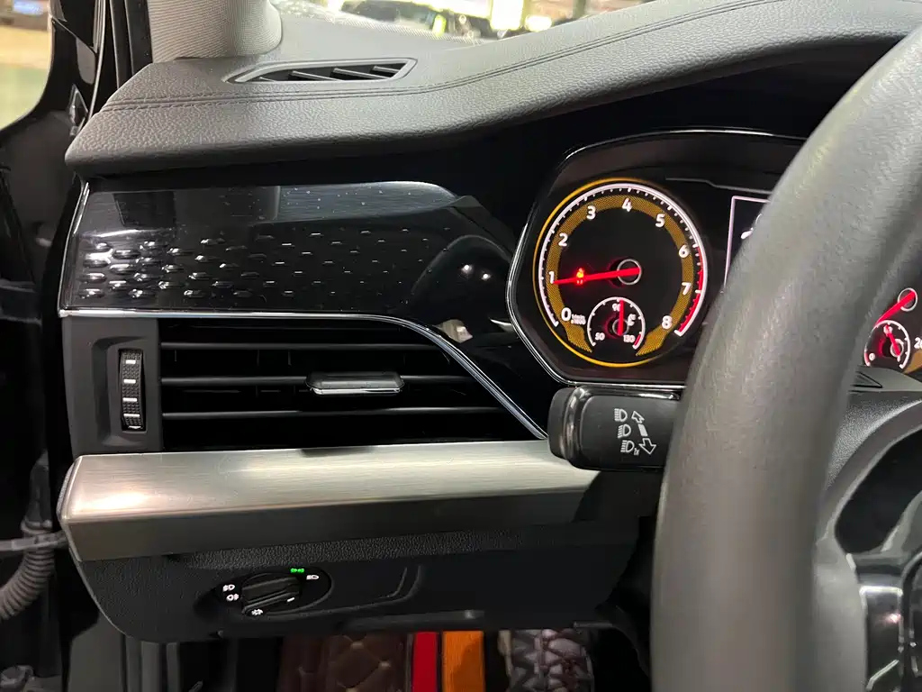 VOLKSWAGEN PASSAT 2020