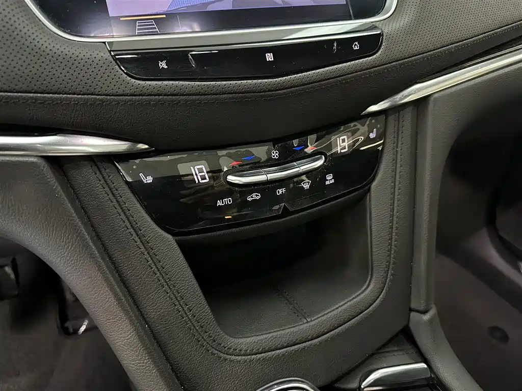 CADILLAC XT5 2020