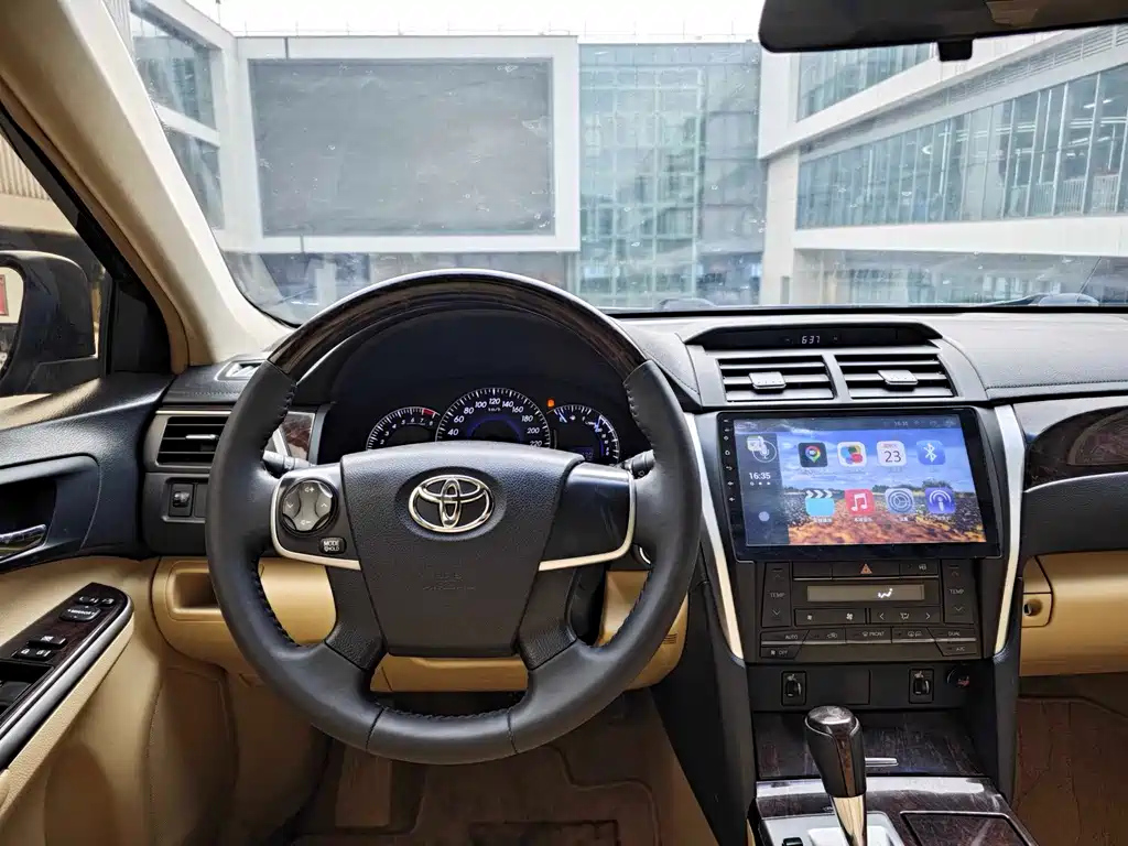 TOYOTA CAMRY 2016