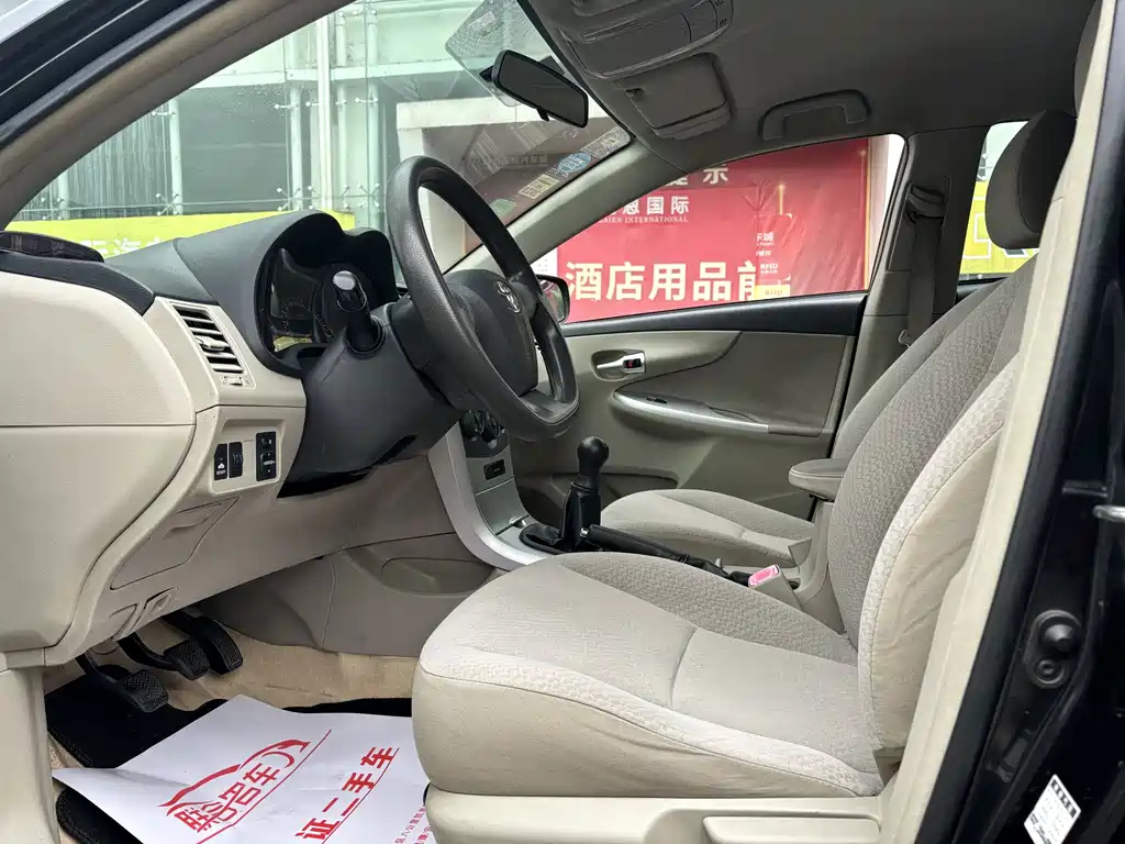 TOYOTA COROLLA 2011