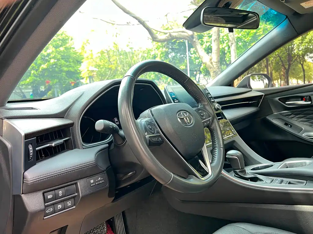 TOYOTA AVALON 2020