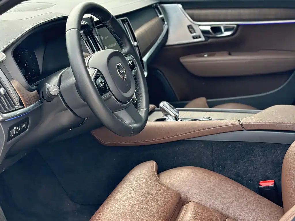VOLVO S90 2021