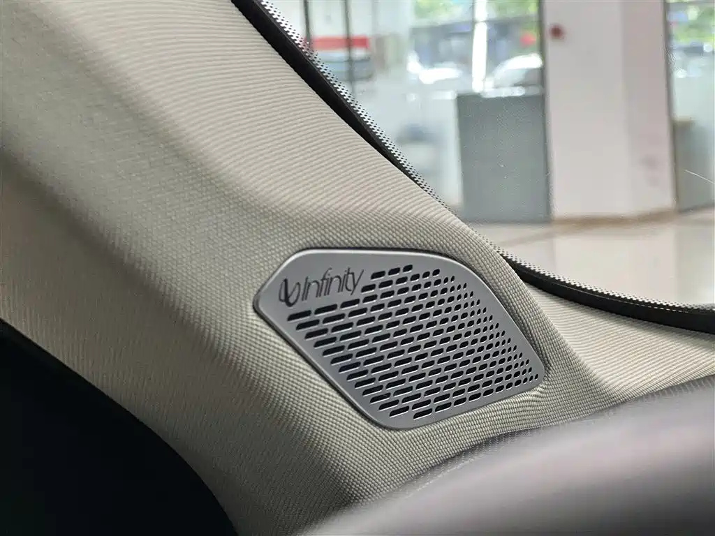 LYNK&CO 05 2021
