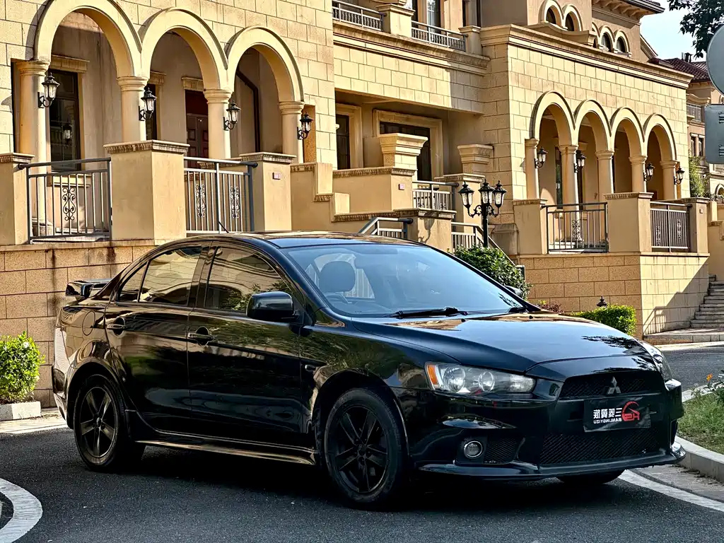 MITSUBISHI LANCER EX 2011