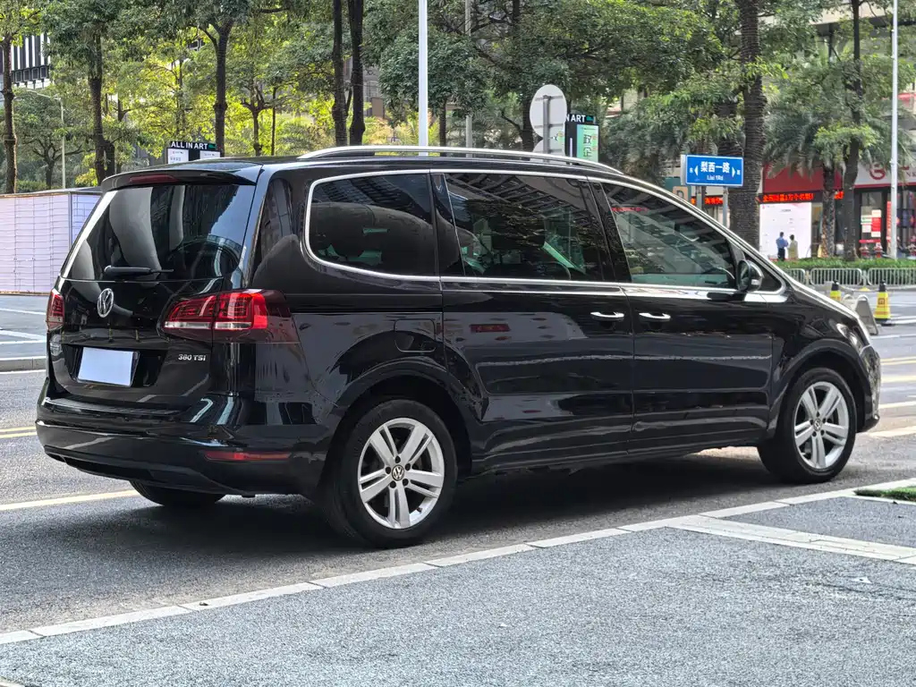VOLKSWAGEN SHARAN 2016
