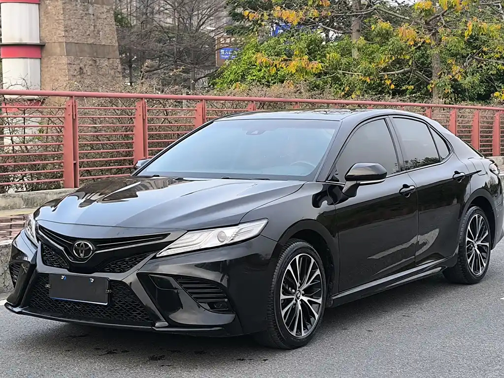 TOYOTA CAMRY 2018