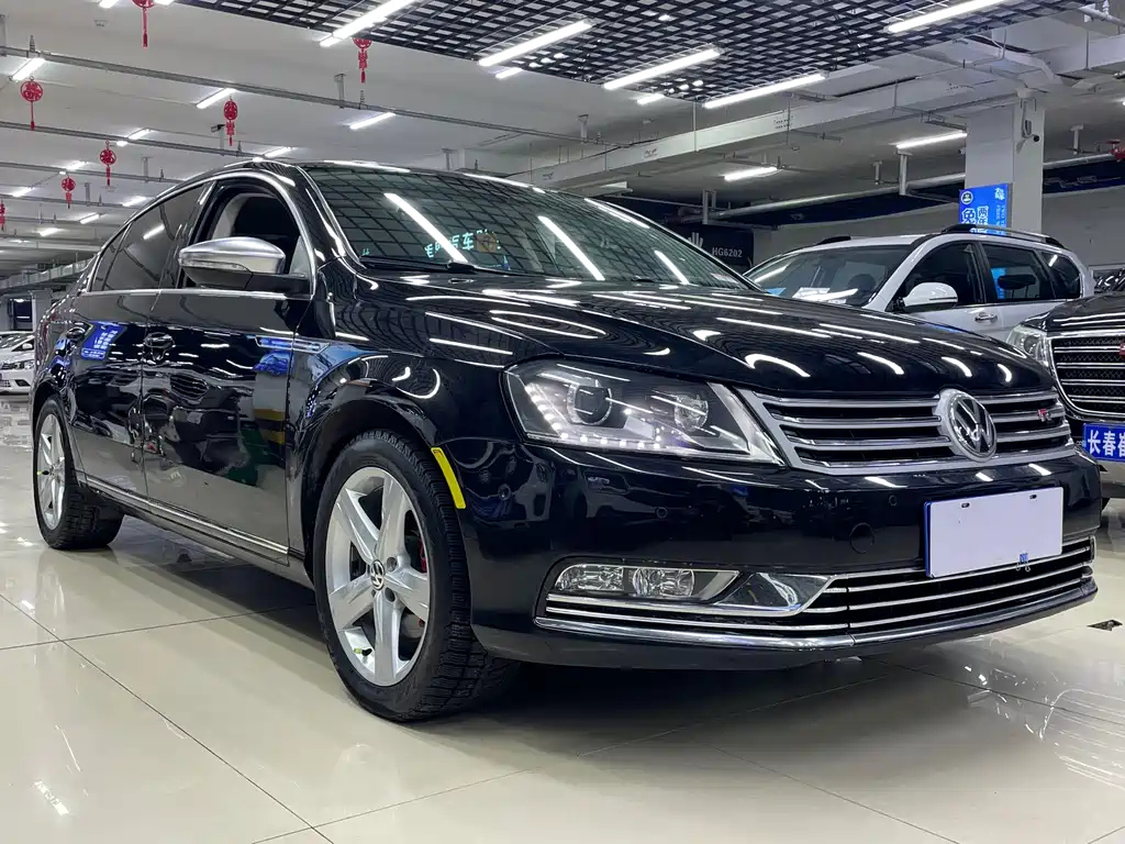 VOLKSWAGEN MAGOTAN 2014