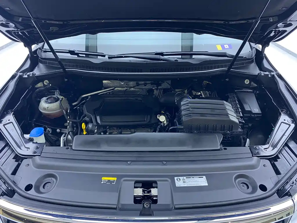 VOLKSWAGEN VILORAN 2023