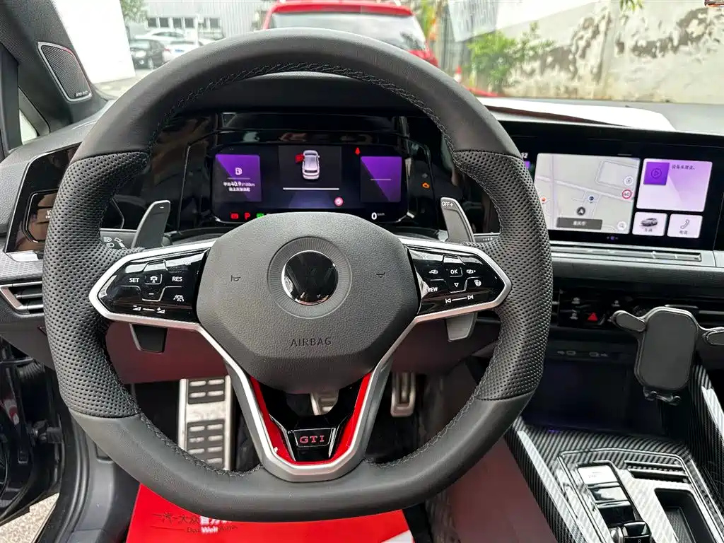 VOLKSWAGEN GOLF 2022