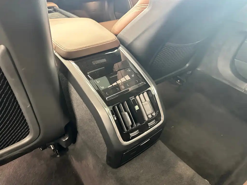 VOLVO S90 2024