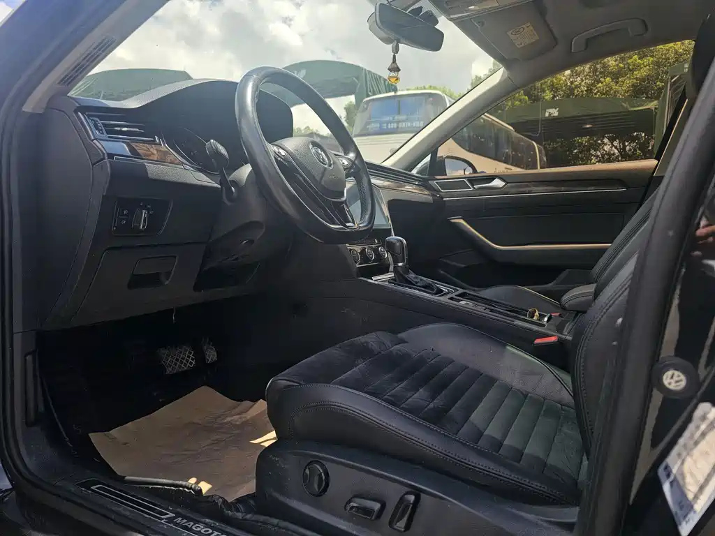 VOLKSWAGEN MAGOTAN 2018