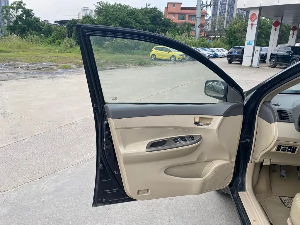 BYD L3 2014