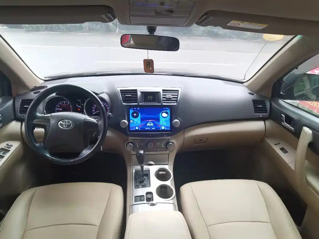 TOYOTA HIGHLANDER 2014