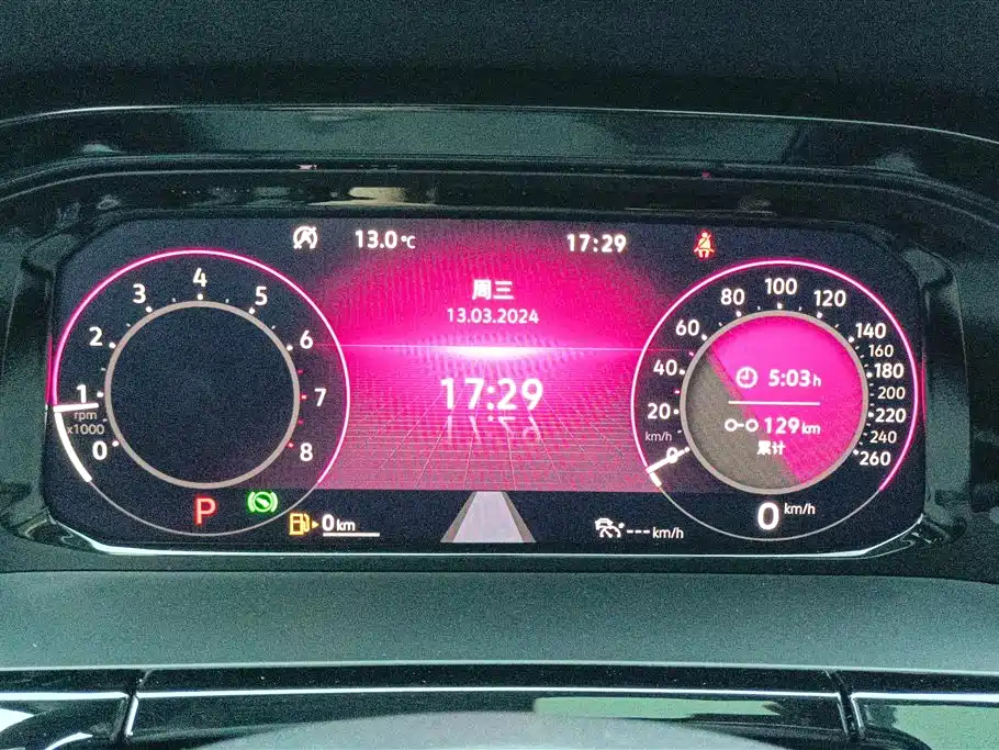 VOLKSWAGEN TOURAN 2022